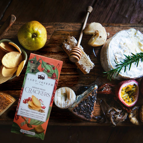 Cracker con pepe rosa, cumino e olio d'oliva - Caseificio Lavialattea