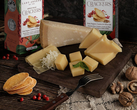 Cracker con pepe rosa, cumino e olio d'oliva - Caseificio Lavialattea