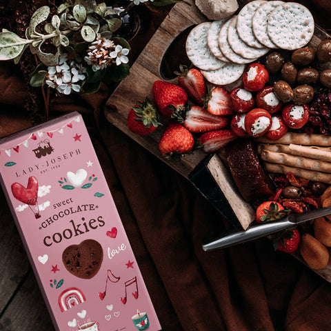 Amore e biscotti al cioccolato. - Caseificio Lavialattea